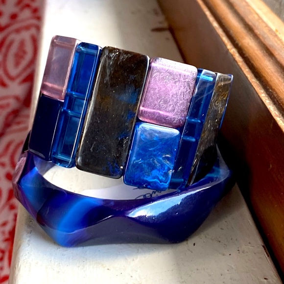 Jewelry - Two VTG lucite bracelets,blue marble geo carved bangle,stretch tile blue pink